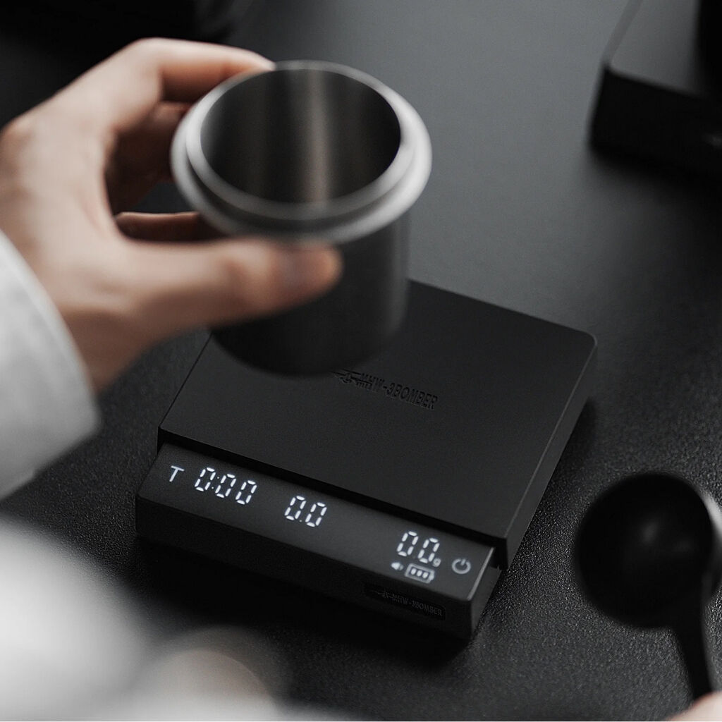 De MHW-3BOMBER koffieweegschaal 3.0 mini pro in werking