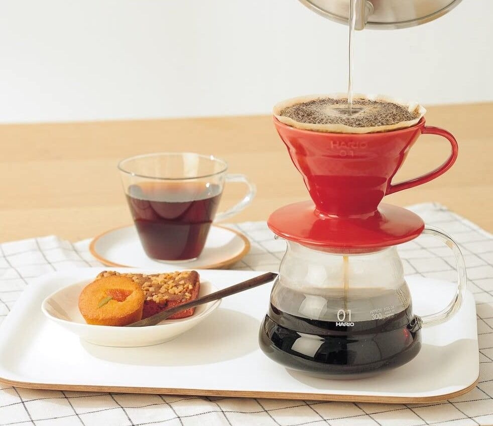 Hario V60 Dripper – Porzellan rot – Größe 01